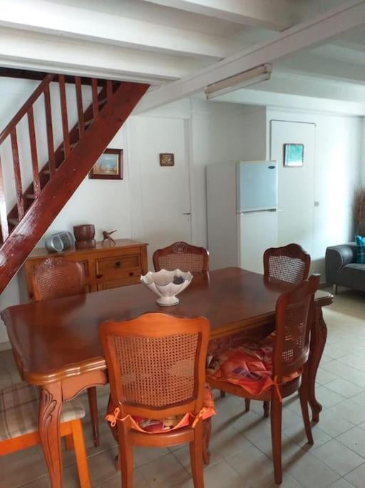 Maison Creole Chaleureuse Avec Stationnement Le Gosier  Kültér fotó